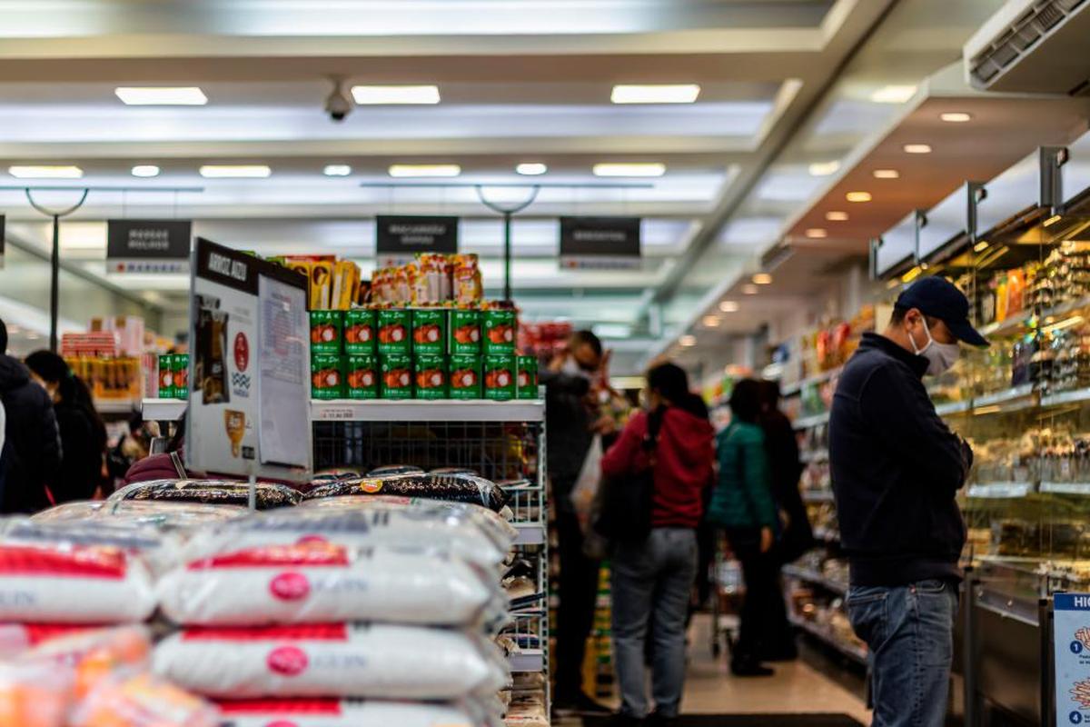 Interior de un supermercado.