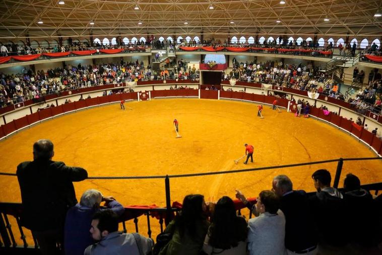 La plaza de toros cubierta de Alba de Tormes antes de la pandemia.