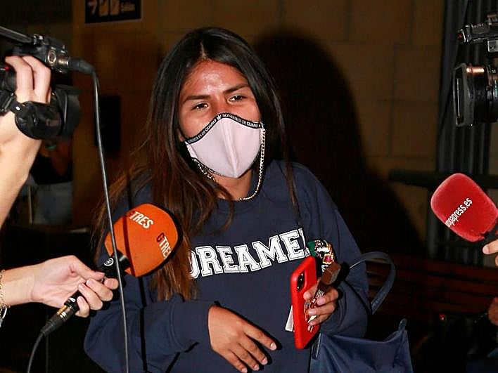 Isa Pantoja, a su llegada a Sevilla tras la boda de Anabel