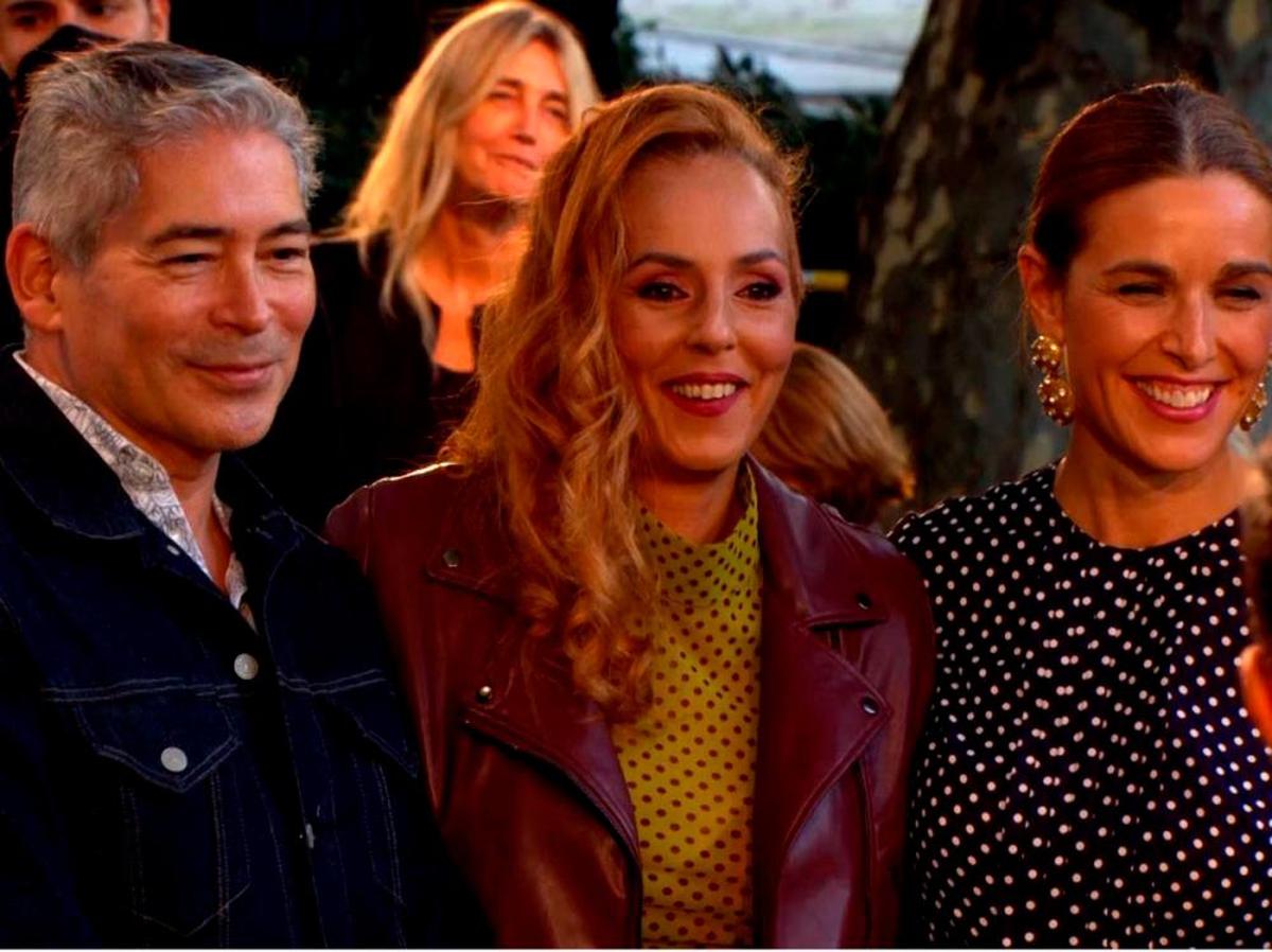 Rocío Carrasco, con Boris Izaguirre y Raquel Sánchez Silva en el desfile de Palomo Spain.