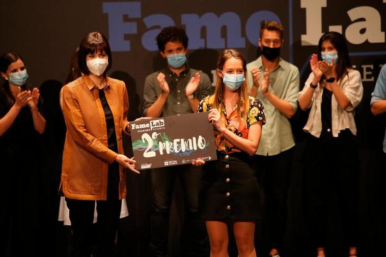 El premiado monólogo de una salmantina que une amor y humor por los números