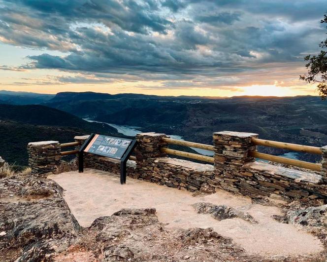 Nueva señalización en el “Mirador de la Ermita” de Vilvestre.