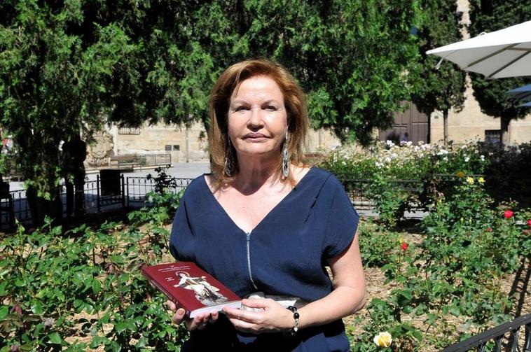 Margarita Ruiz en una presentación de otra novela.