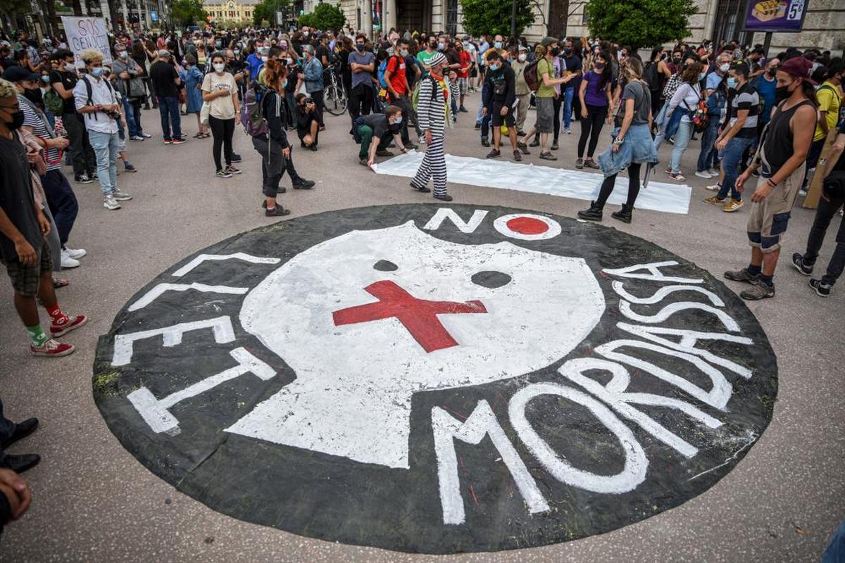 Concentración de varias personas contra la conocida como ‘Ley Mordaza’