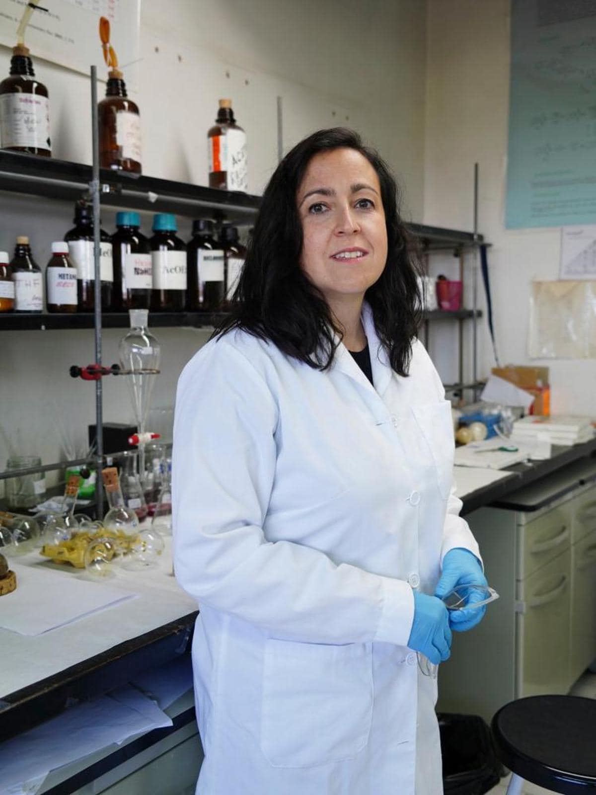 Pilar García García, en el laboratorio de Farmacia donde investiga