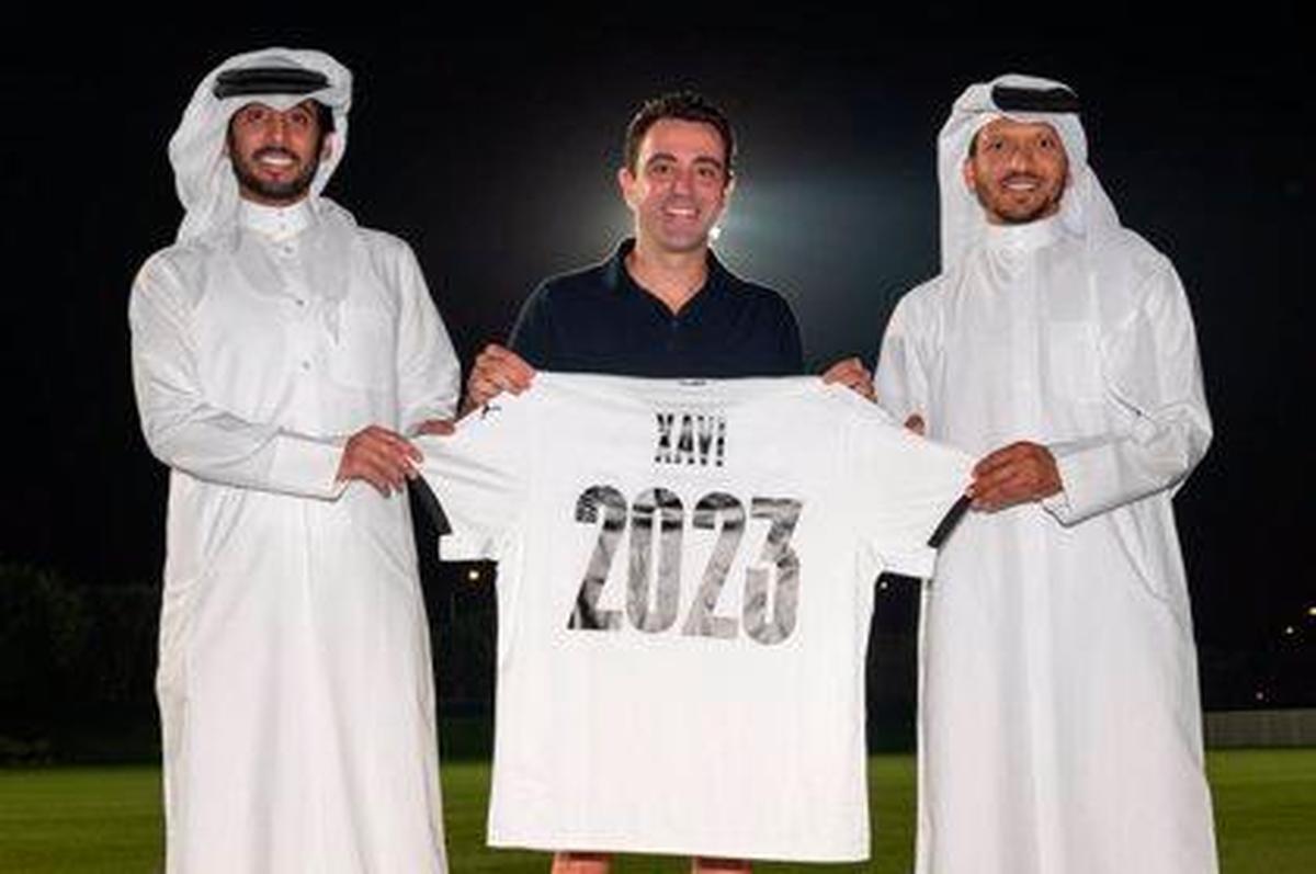 Xavi Hernández en su presentación con el Al- Sadd.