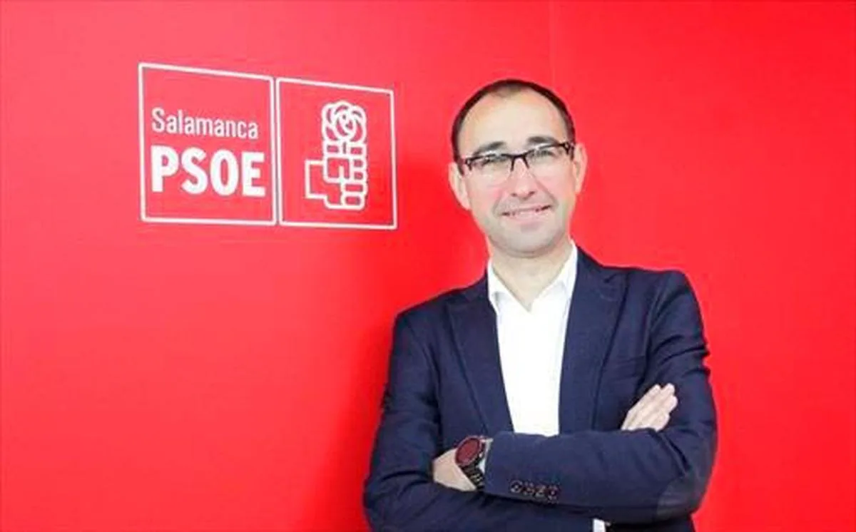 David Serrada en la sede del PSOE de Salamanca.