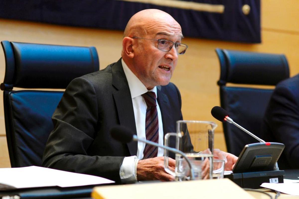 Jesús Julio Carnero, durante su comparecencia ante la comisión de Economía y Hacienda de las Cortes.