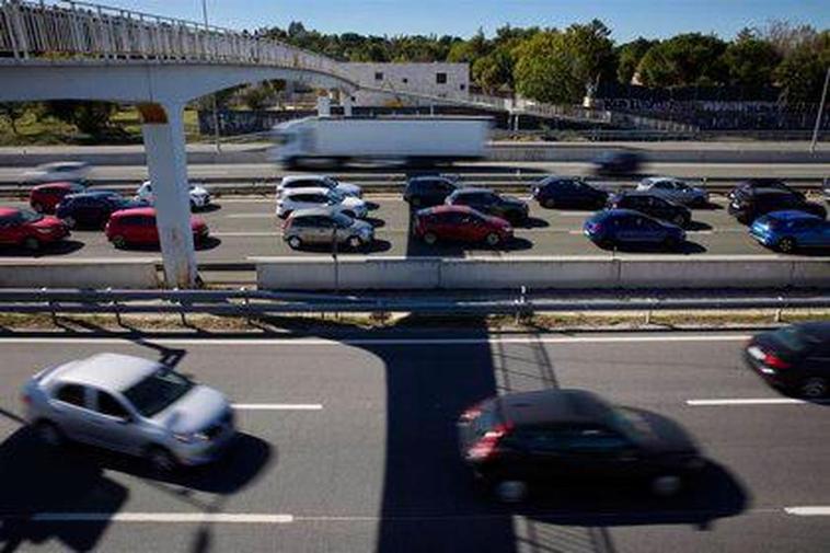 Un atasco en la autopista A-1.