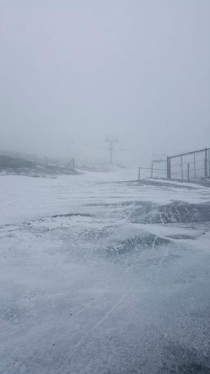 La nieve cubre la estación de esquí de La Covatilla