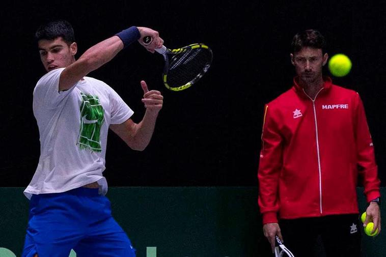 Carlos Alcaraz junto a su entrenador Juan Carlos Ferrero