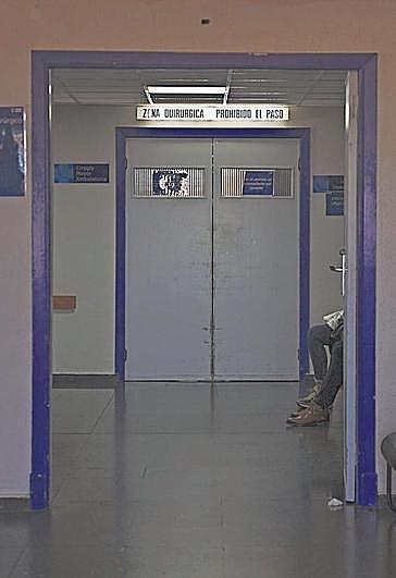 Acceso a los quirófanos de Cirugía Mayor Ambulatoria en el Hospital Virgen de la Vega.