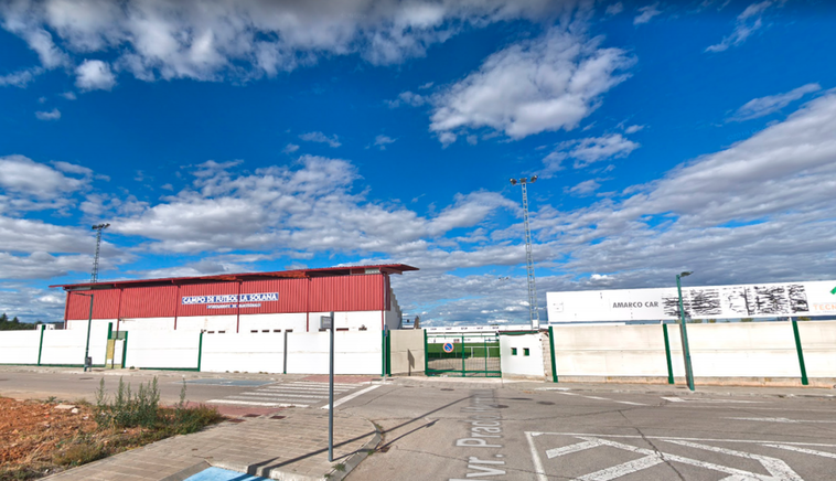 Vista exterior del campo de fútbol de Marchamalo