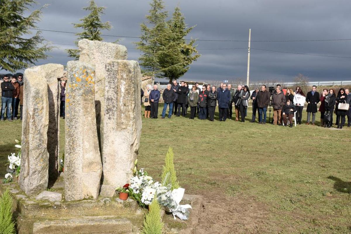 Acto de homenaje a las víctimas en 2018 en Muñoz, en el cuarenta aniversario del accidente ferroviario