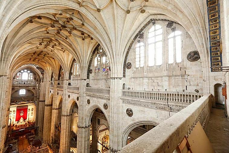 Las bóvedas de la nave central de la seo —sobre las que se podrá pasear en 2022— vistas desde el triforio alto, que también se abrirá a los visitantes.