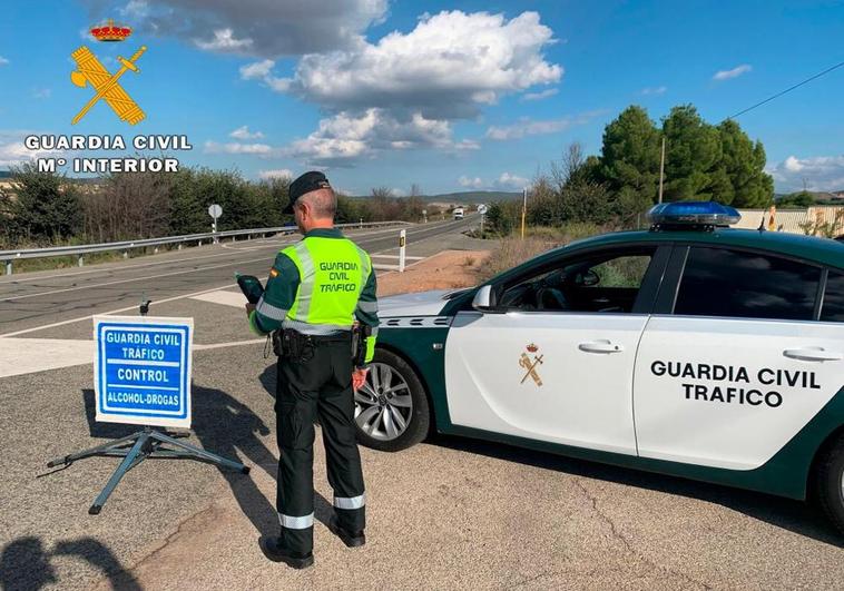 Guardia Civil de tráfico en un control.