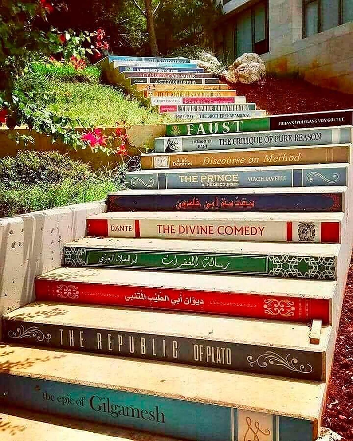 Escaleras de la Universidad de  Balamand, en el Líbano. I L.G.