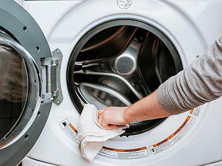 La importancia de limpiar la lavadora.