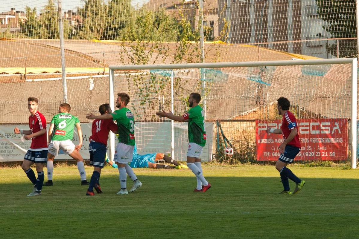 Un partido entre el Real Ávila y el Guijuelo de hace unas temporadas