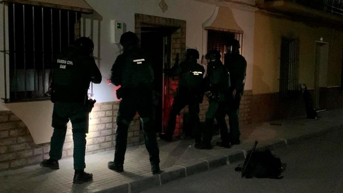 Efectivos de la Guardia Civil llevan a cabo la operación ‘El Patrón’