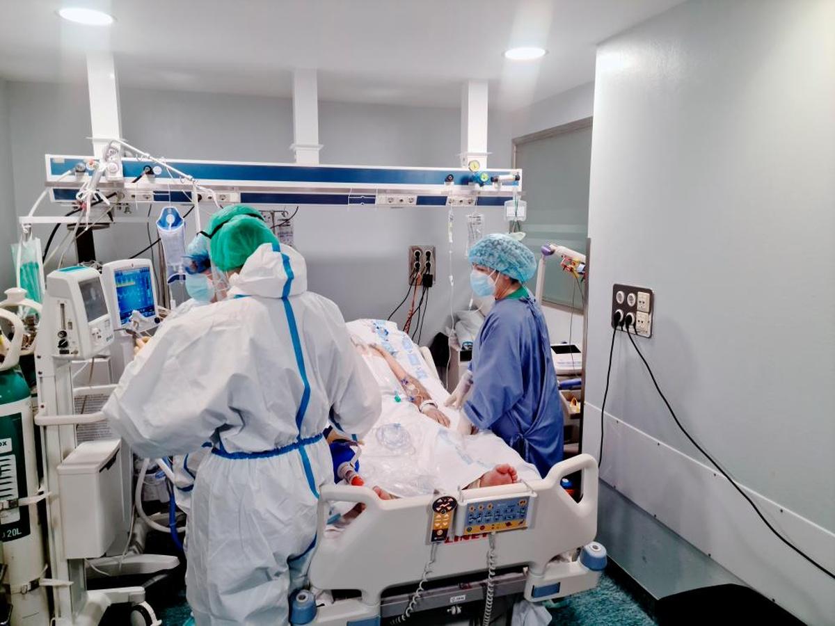 Paciente covid en la UCI del Hospital de Salamanca.