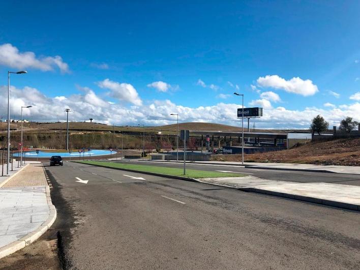 La calle Gaudí de Aldeatejada, en la que se va a instalar a nueva parada del autobús metropolitano