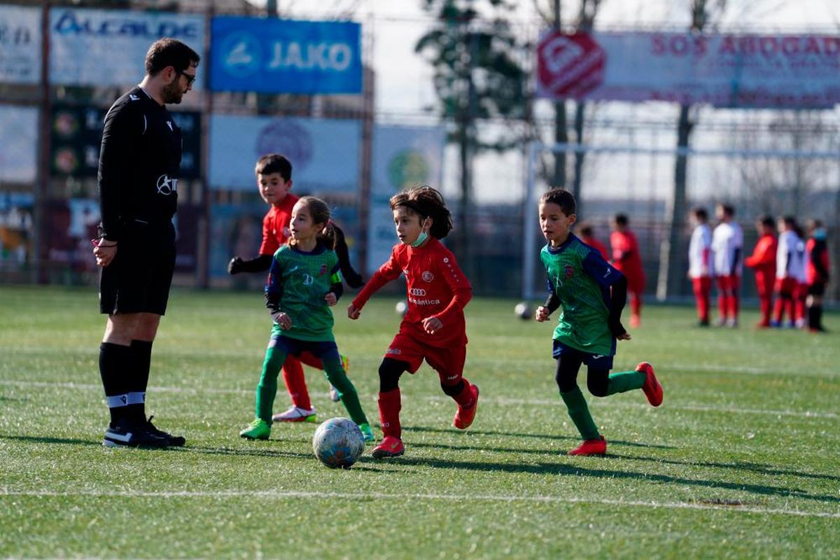 Las mejores imágenes de la decimoquinta jornada del fútbol base de Salamanca