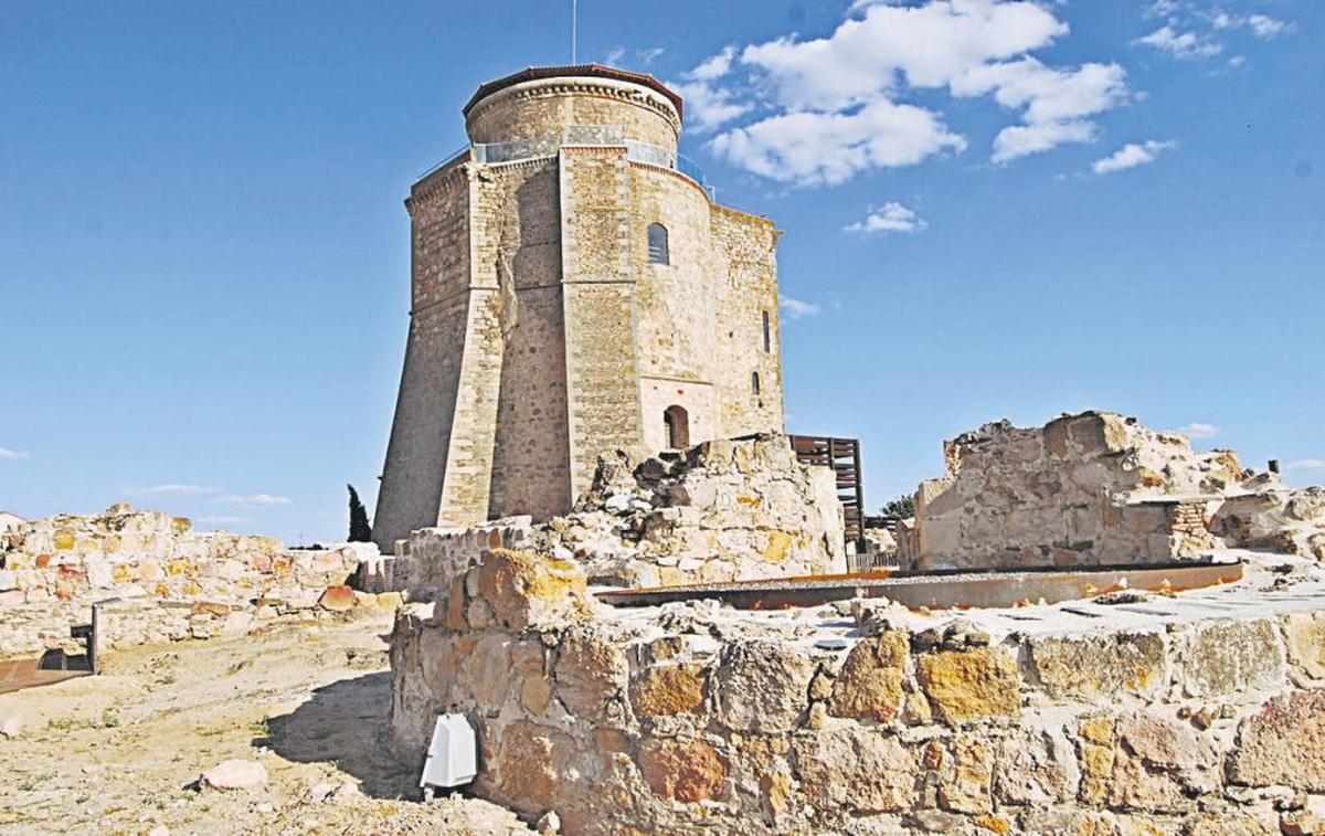 Restos del Palacio Ducal de Alba de Tormes, lugar en el que Juan del Enzina produjo gran parte de su obra.