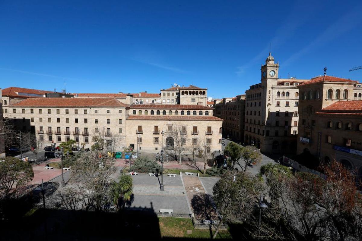 La plaza de los Bandos y la cercana calle Zamora, vista desde el Centro Documental de la Memoria Histórica.