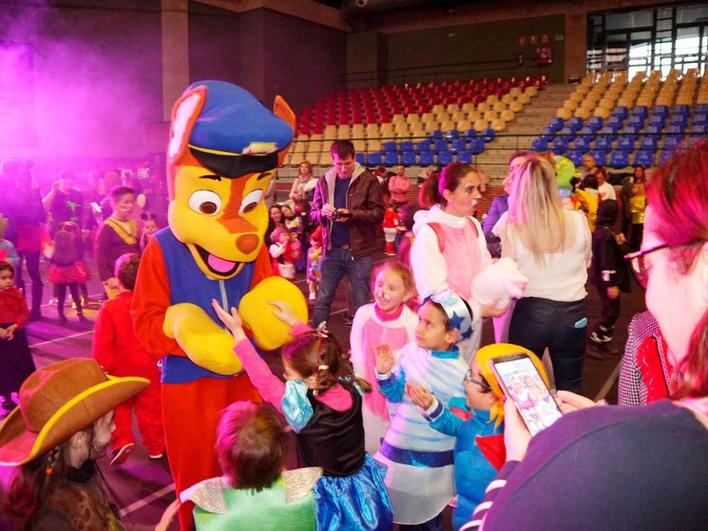 Niños disfrazados en la última gran fiesta de carnaval que se celebró en Carbajosa de la Sagrada