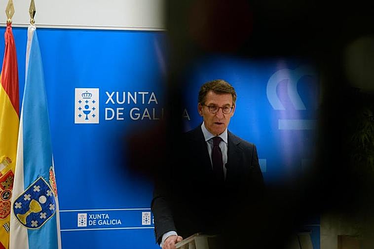 Núñez Feijóo, durante una rueda de prensa