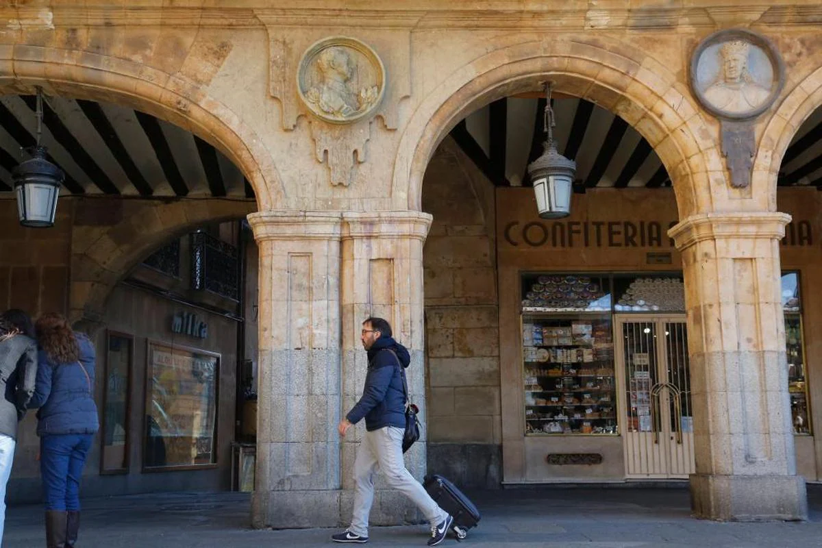 El desaparecido medallón de Franco en la Plaza Mayor.