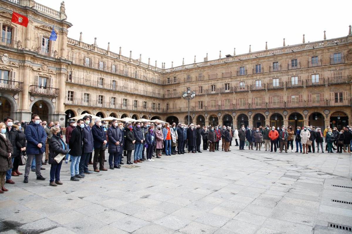 Condena silenciosa a la invasión rusa y aplauso solidario con el pueblo ucraniano.