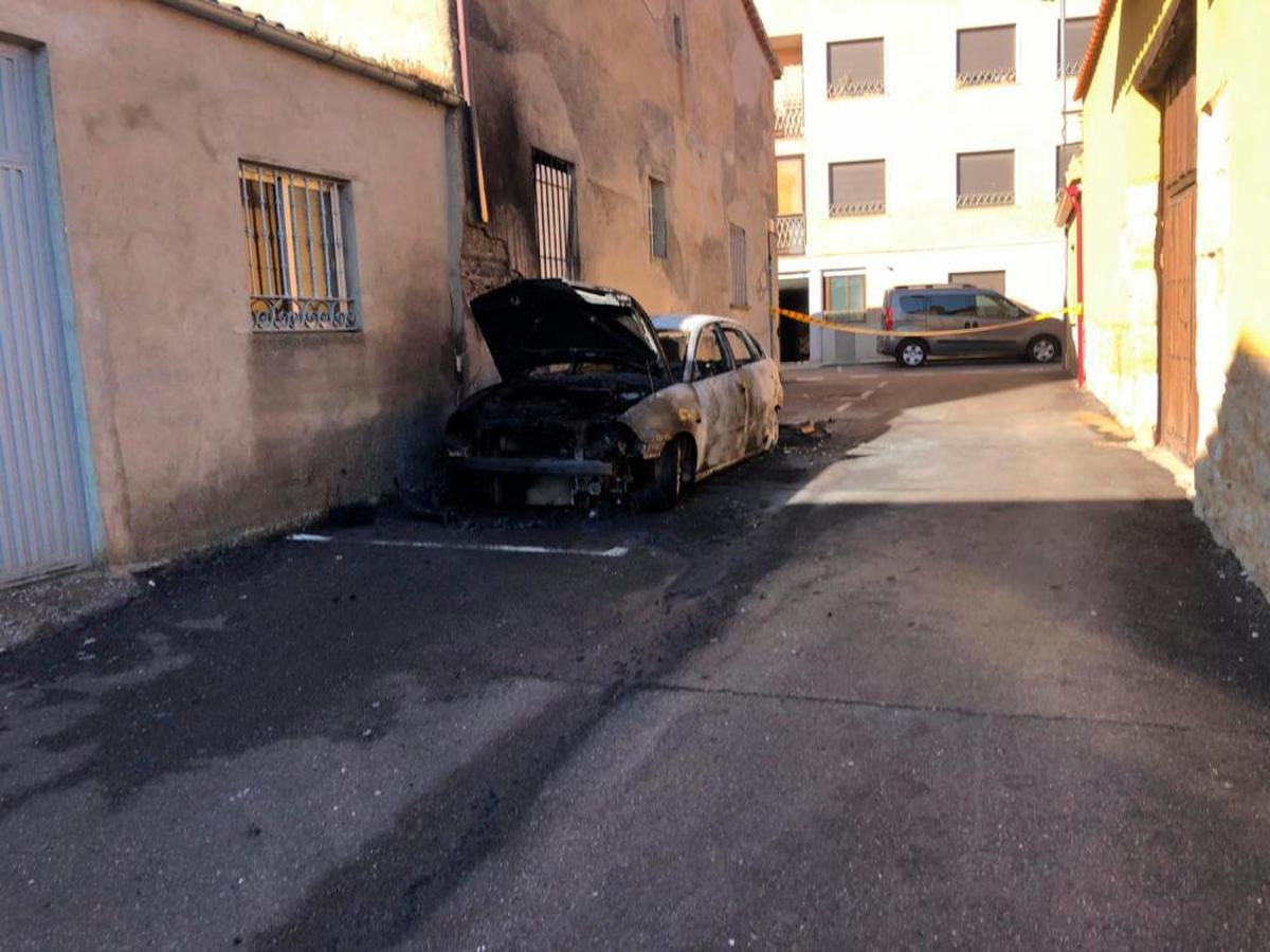 Imagen del vehículo robado en Salamanca y que apareció en llamas en Castellanos de Moriscos.