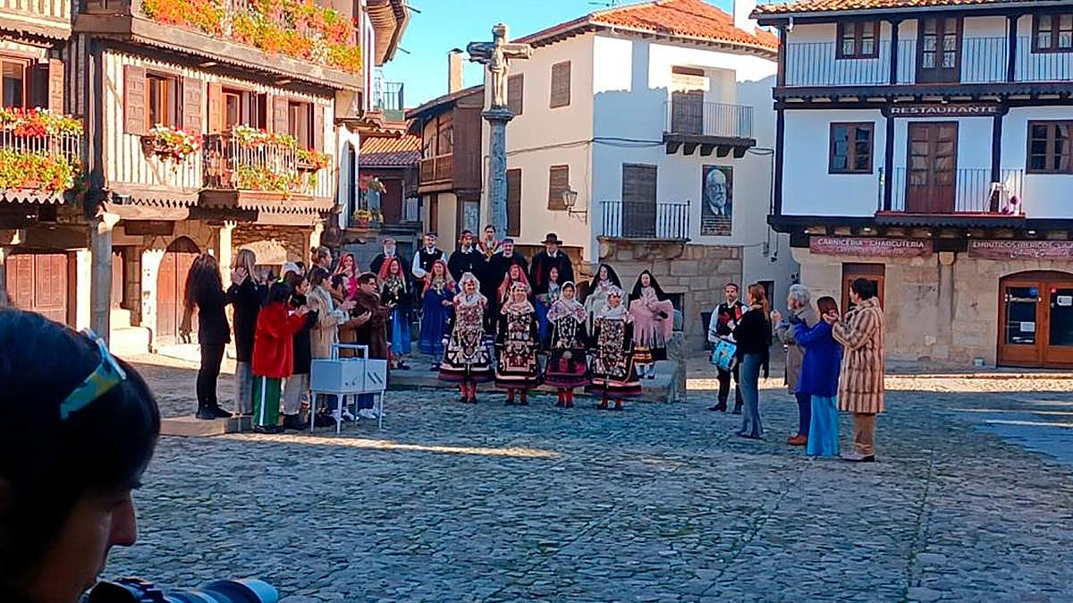 Grabación de ‘Maestros de la costura’ en La Alberca el pasado mes de noviembre.