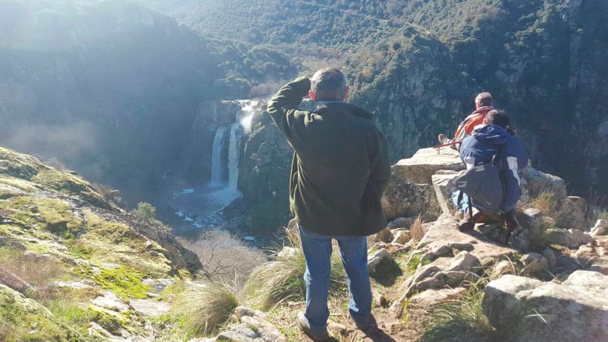 El Pozo de los Humos es la cascada más vistosa y popular de Las Arribes durante la época de lluvias.