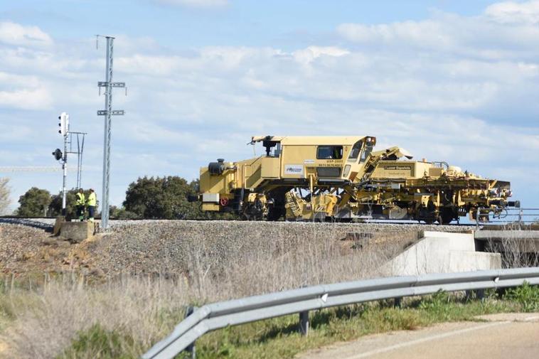 Electrificación de la línea férrea Salamanca-Fuentes de Oñoro