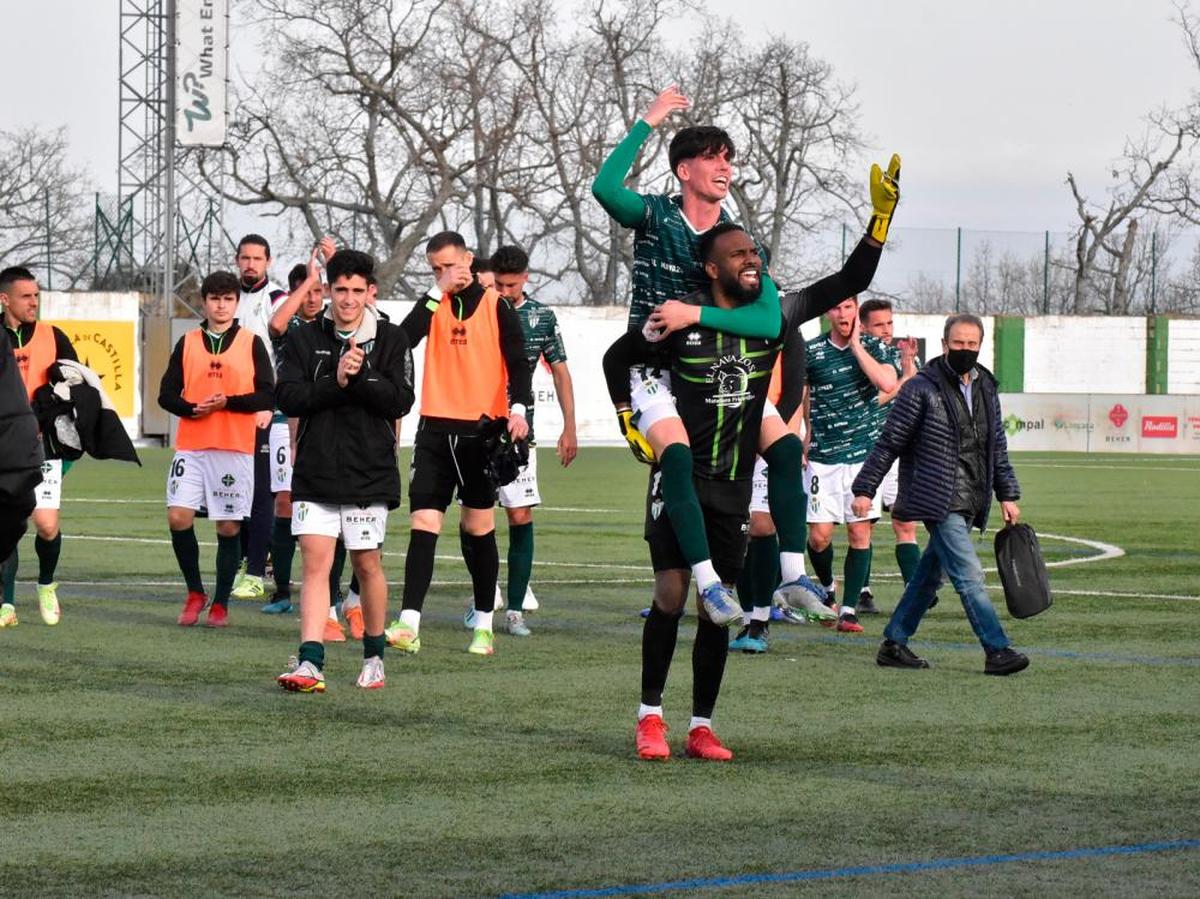 Celebración de Trapero de la victoria del Guijuelo.