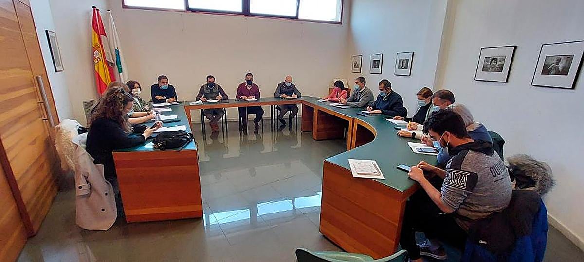 La sesión se celebró en el Salón de Plenos del Ayuntamiento por primera vez tras comenzar la pandemia