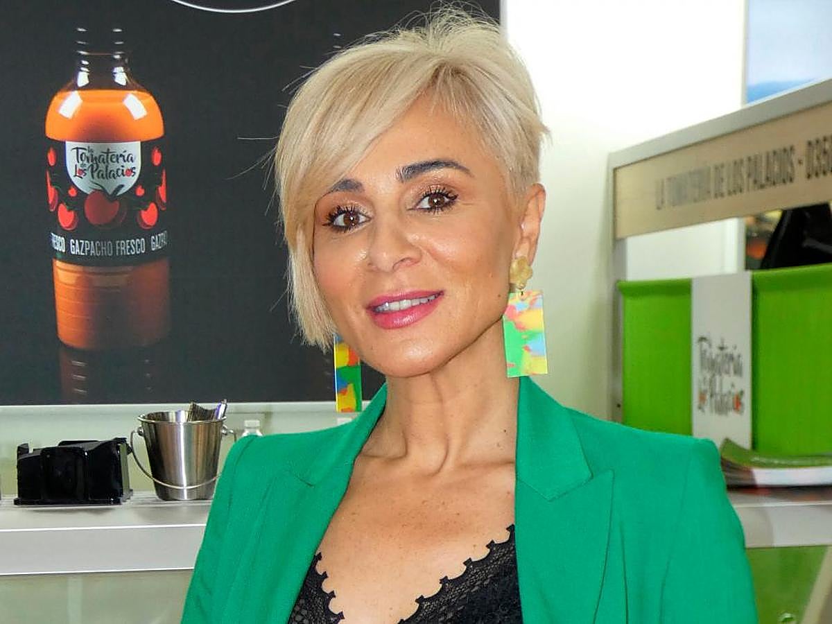 Ana María Aldón promocionando su gazpacho