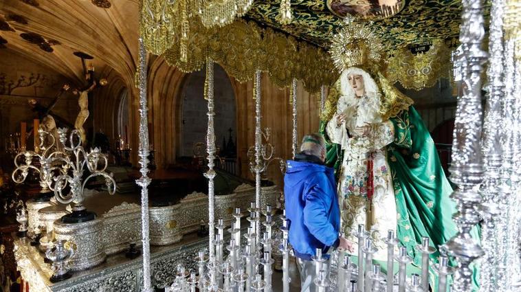 Preparativos de Nuestra Señora de la Esperanza.