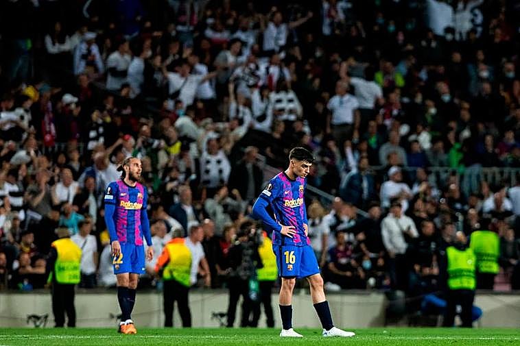 Pedri en los cuartos de final de la Europa League.