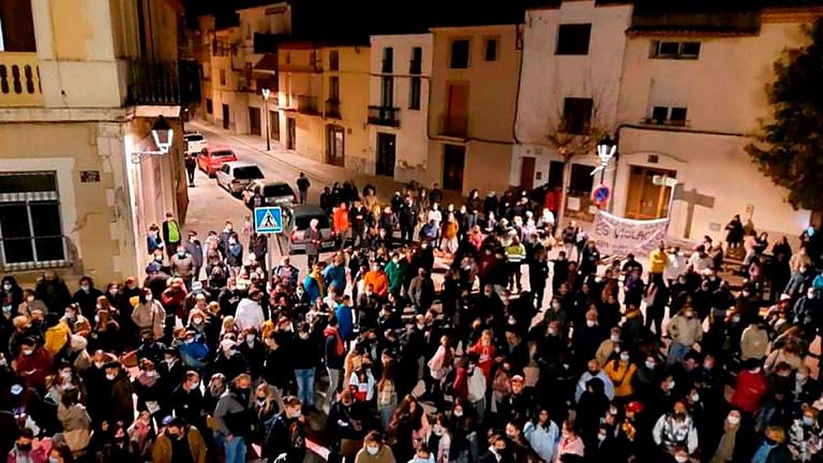 Concentración en repulsa por la violación de la menor en Igualada