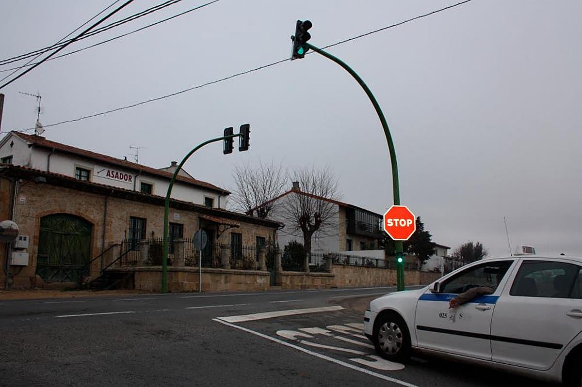 Cruce actual de acceso a Las Dunas
