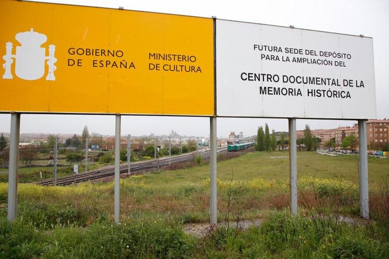 Un proyecto “fantasma” en Salamanca para 40 kilómetros de papeles del Archivo de la Guerra Civil