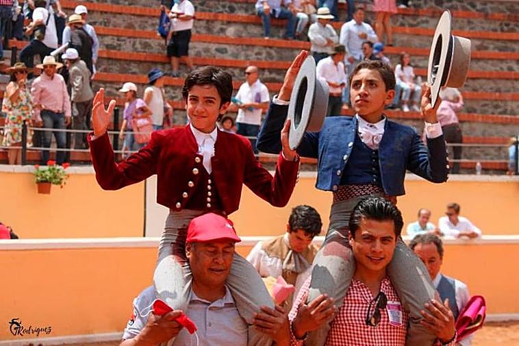 Marco Pérez sale por la puerta grande junto a Juan Pablo Ibarra