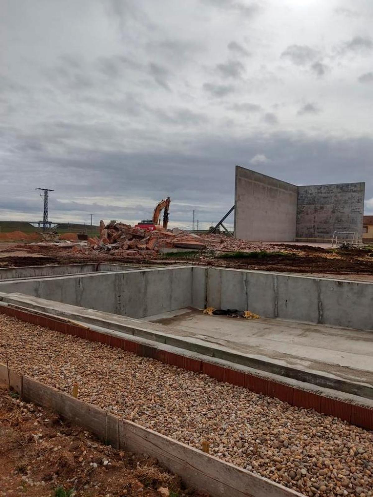 Construcción de las piscinas de Gomecello