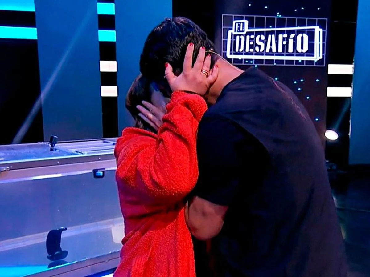 María José Campanario besa a su marido Jesulín de Ubrique