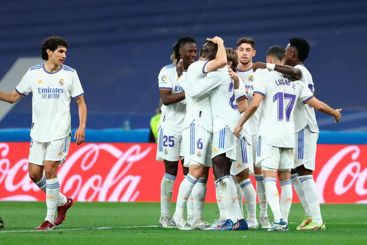 Los jugadores del Real Madrid celebran uno de sus goles