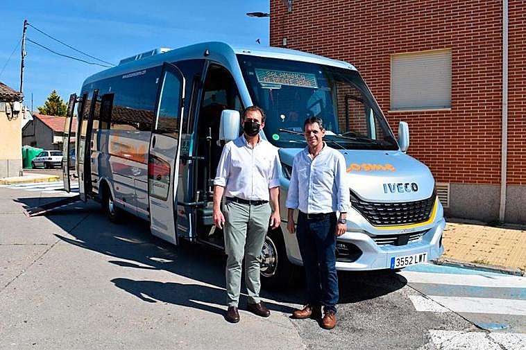 Enrique García, alcalde de Aldeatejada, y Julio Cosme en la presentación